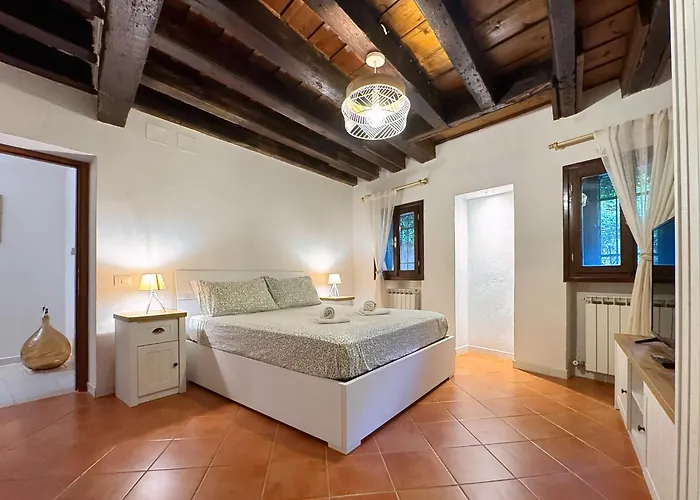 Апартаменты Casa Alleria Cozy By Rialto Bridge Венеция